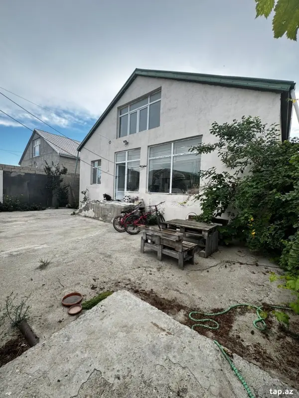 Satılır 4 otaqlı həyət evi 130 m²