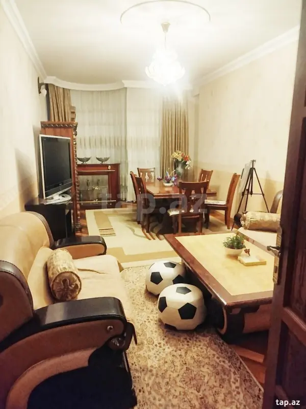 Satılır 3 otaqlı yeni tikili 115 m²