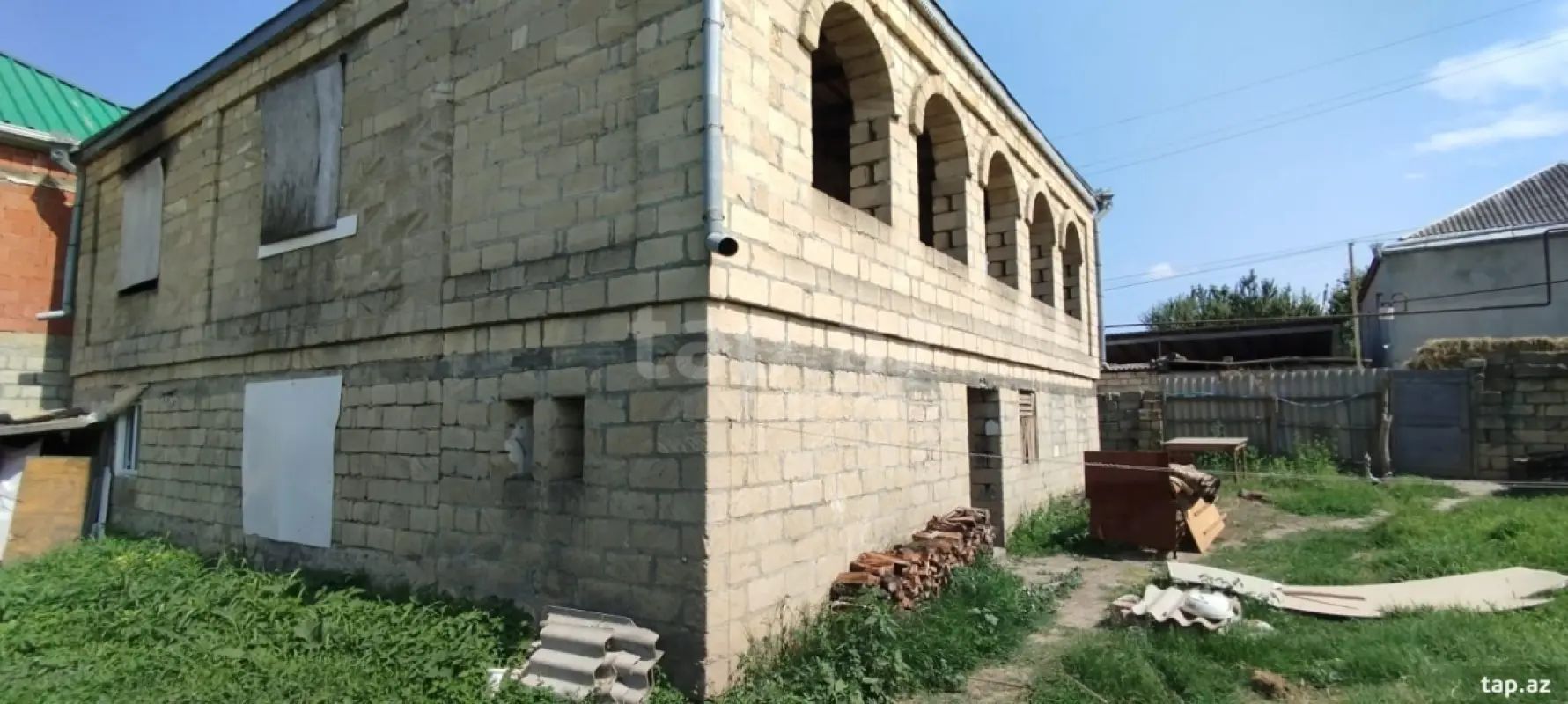 Satılır 7 otaqlı həyət evi 140 m²