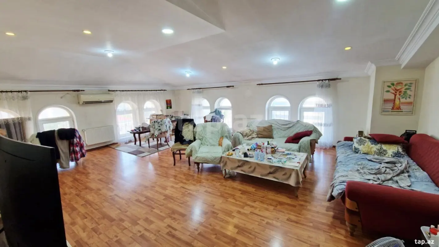 Satılır 4 otaqlı yeni tikili 180 m²
