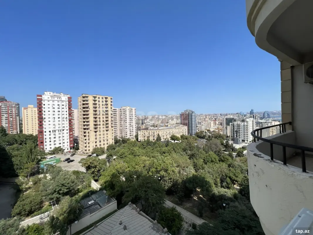 Kirayə verilir 5 otaqlı yeni tikili 180 m²