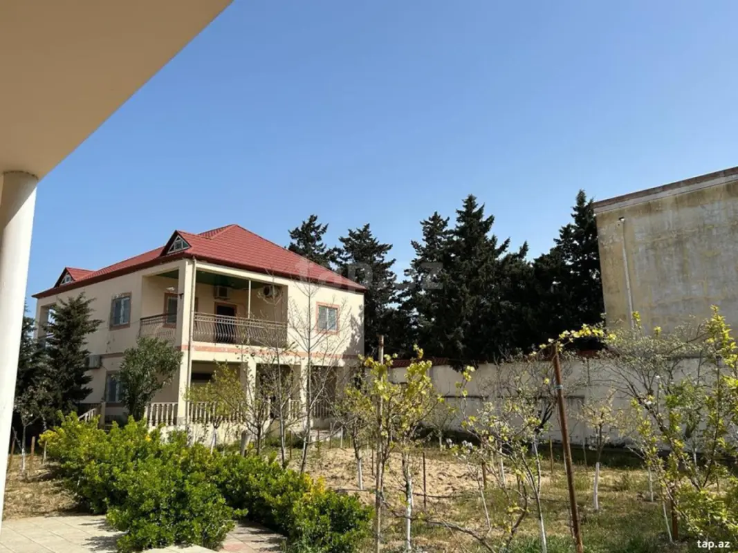 Satılır 7 otaqlı həyət evi 225 m²