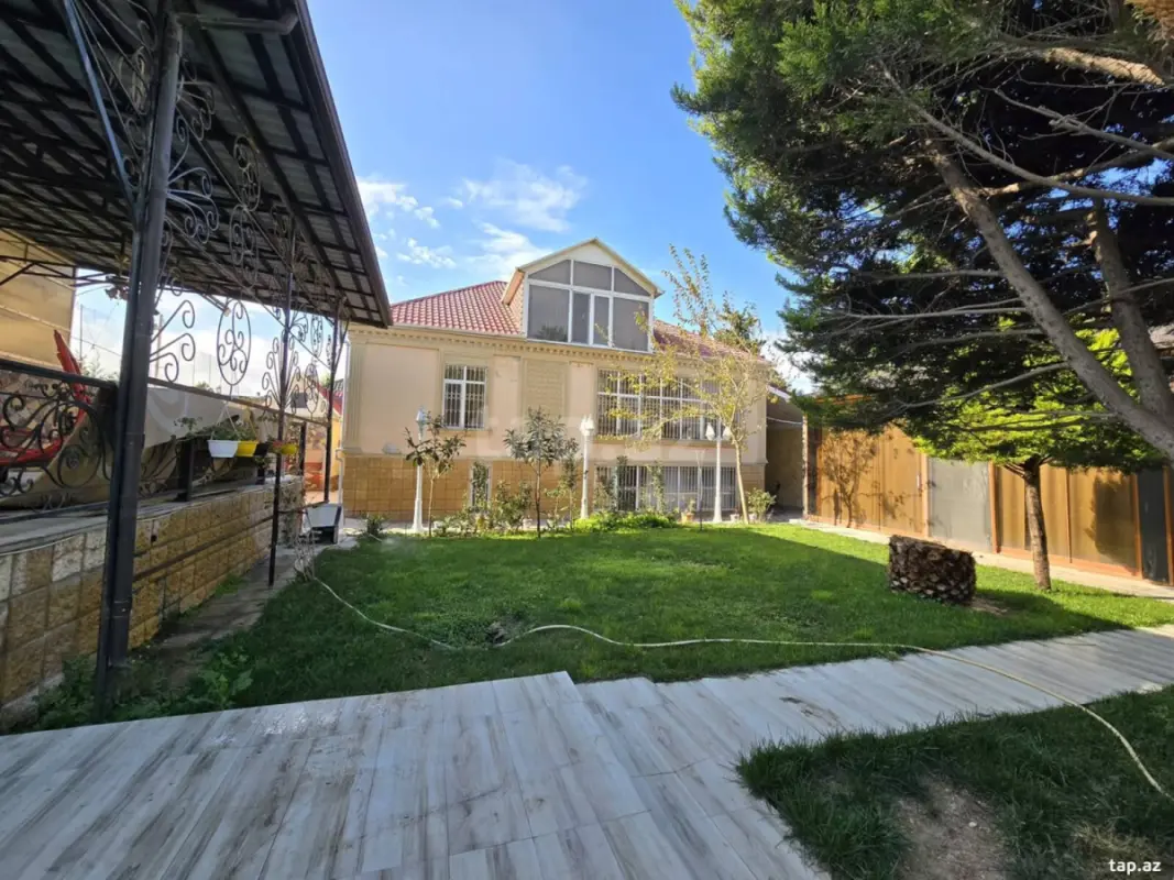Satılır 7 otaqlı həyət evi 350 m²