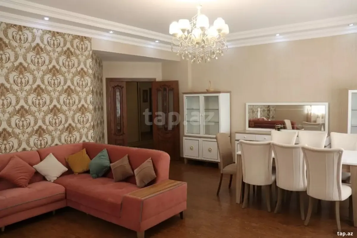 Kirayə verilir 3 otaqlı yeni tikili 150 m²
