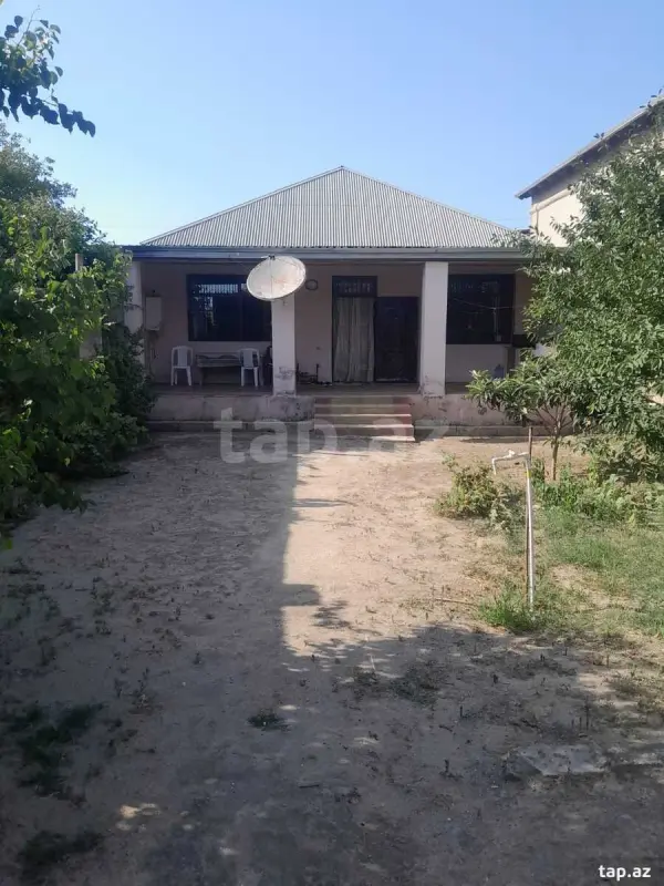 Satılır 4 otaqlı həyət evi 100 m²