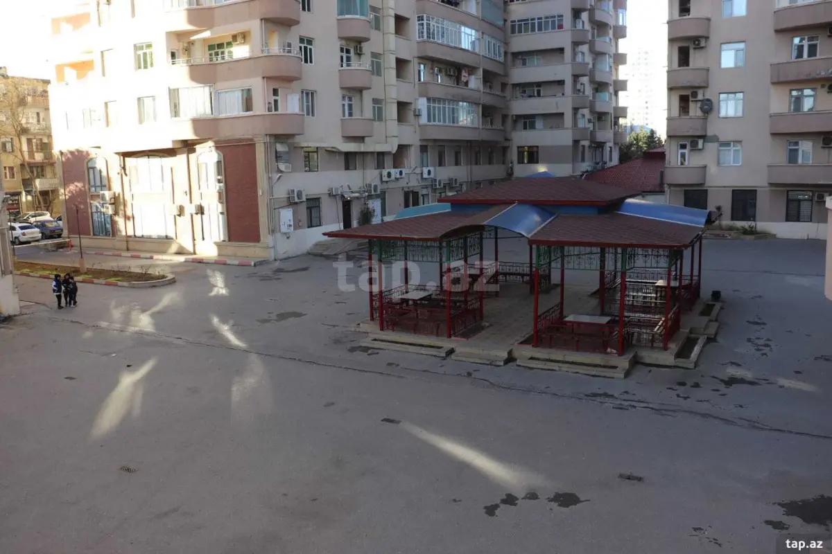 Kirayə verilir 3 otaqlı yeni tikili 150 m²
