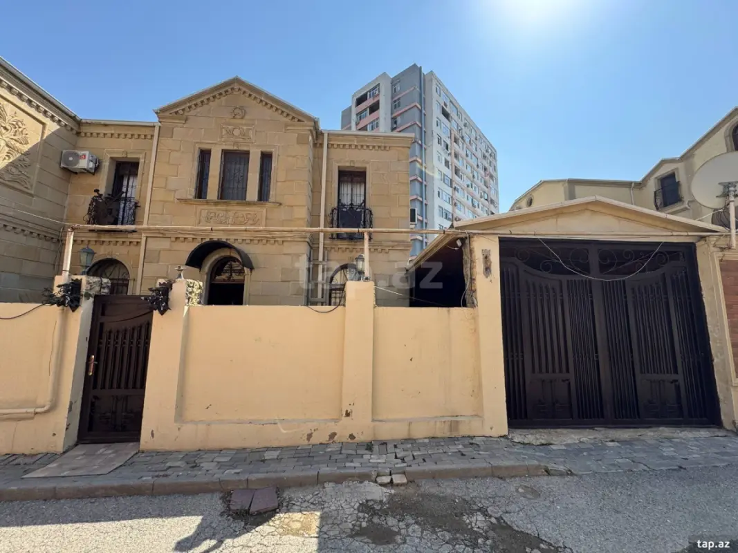 Satılır 4 otaqlı həyət evi 150 m²