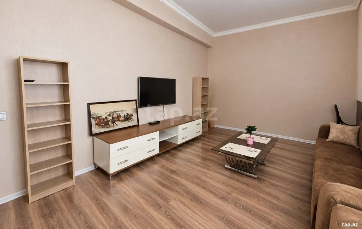Kirayə verilir 2 otaqlı yeni tikili 70 m²