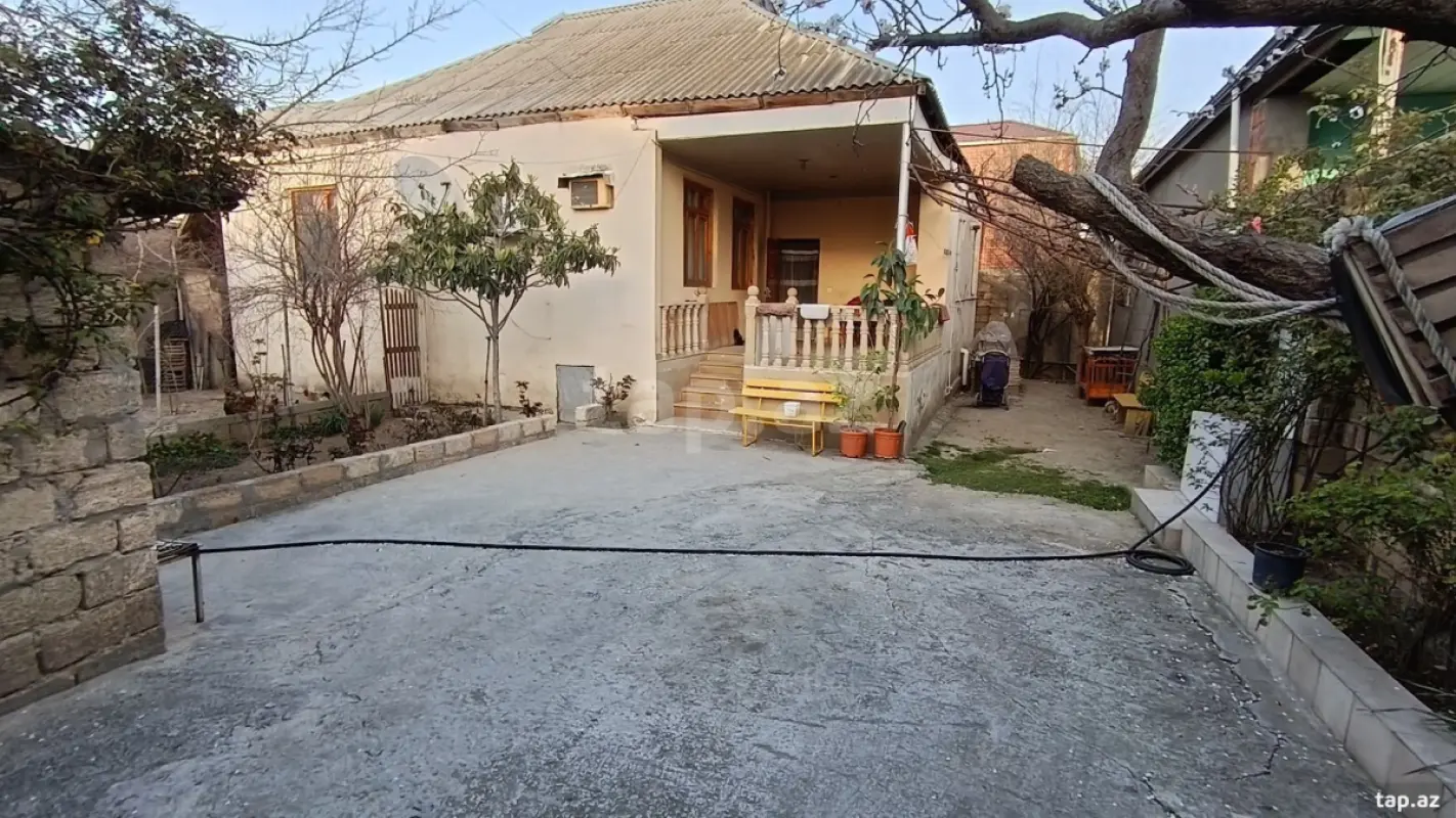 Satılır 4 otaqlı həyət evi 145 m²