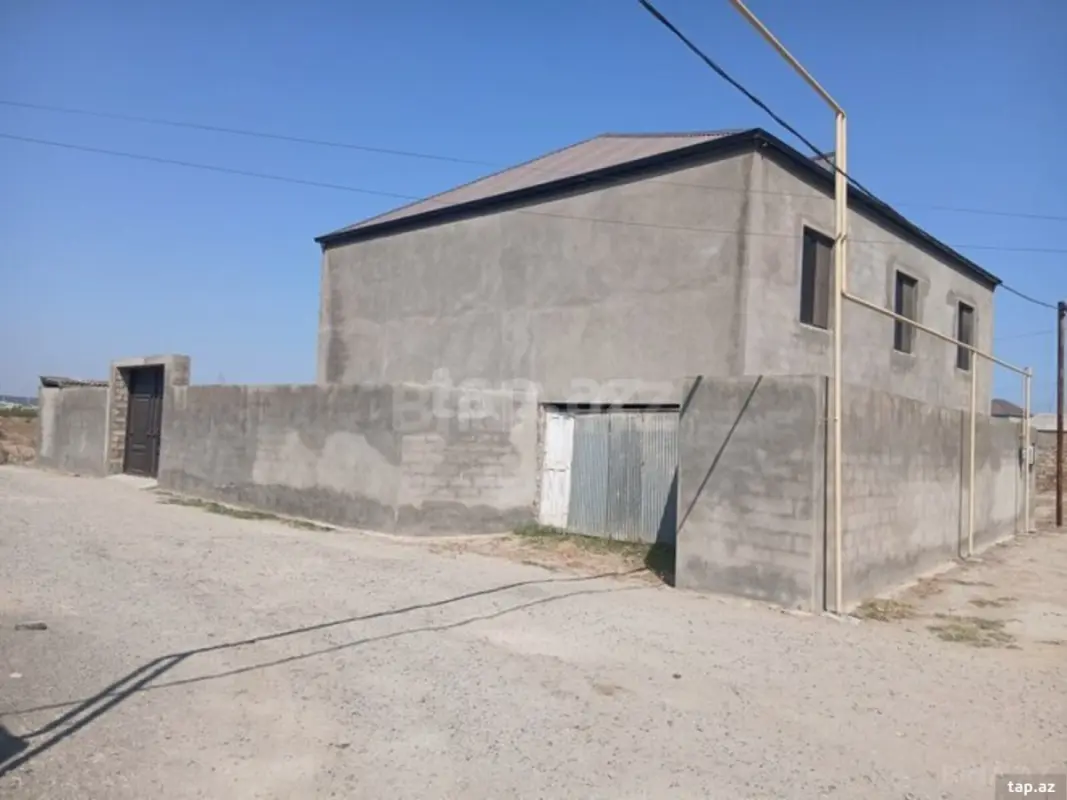 Satılır 7 otaqlı həyət evi 240 m²