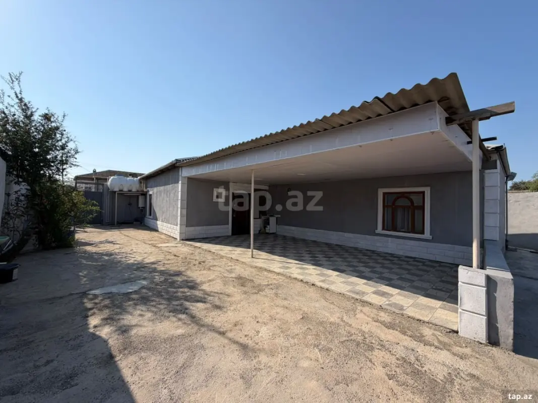 Satılır 4 otaqlı həyət evi 130 m²