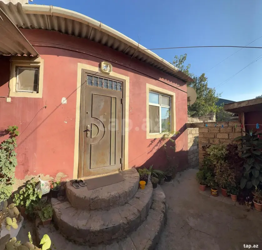 Satılır 3 otaqlı həyət evi 200 m²