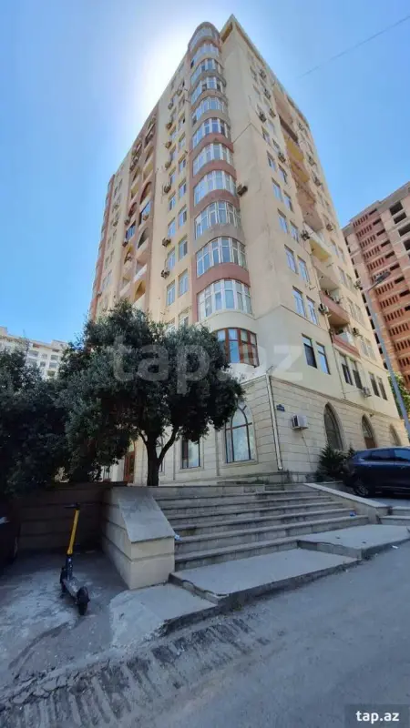 Kirayə verilir 3 otaqlı yeni tikili 130 m²