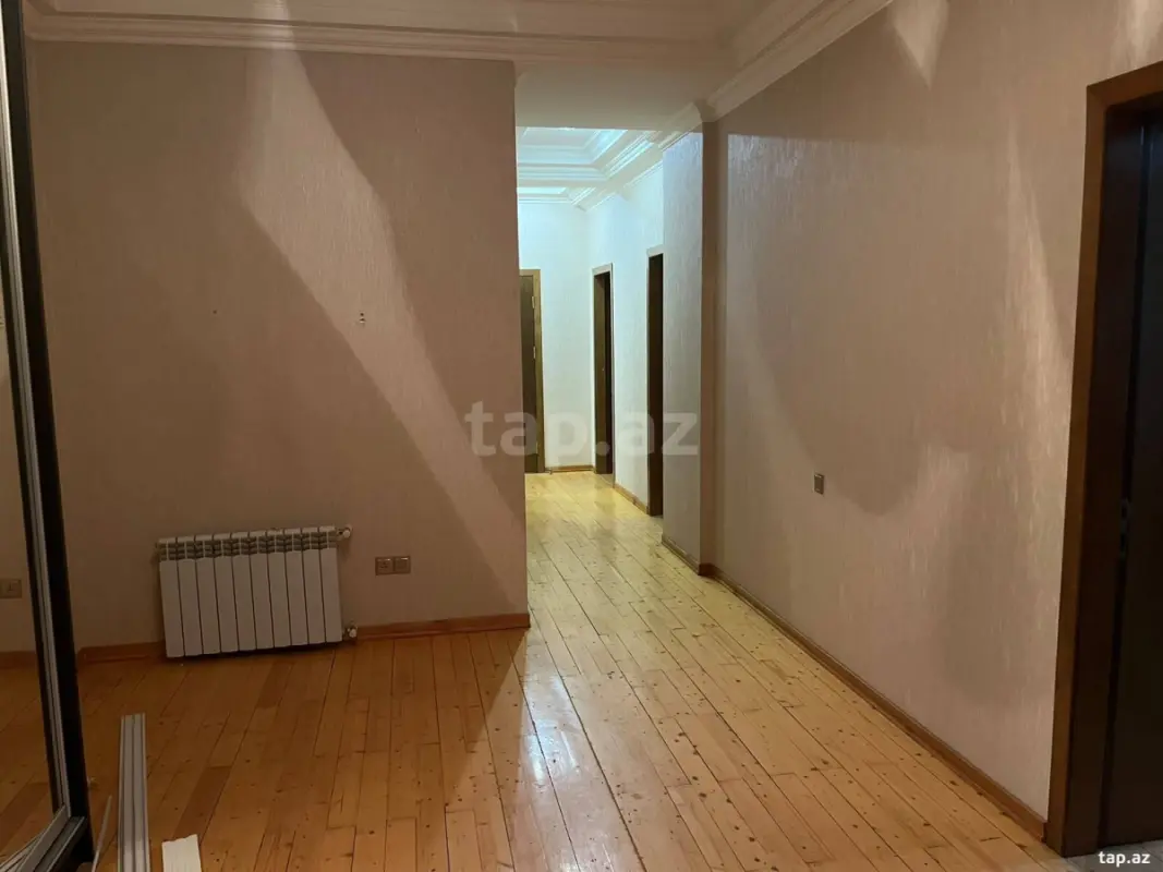 Kirayə verilir 3 otaqlı yeni tikili 130 m²
