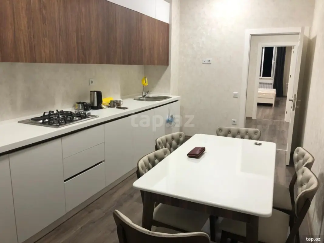 Kirayə verilir 3 otaqlı yeni tikili 100 m²