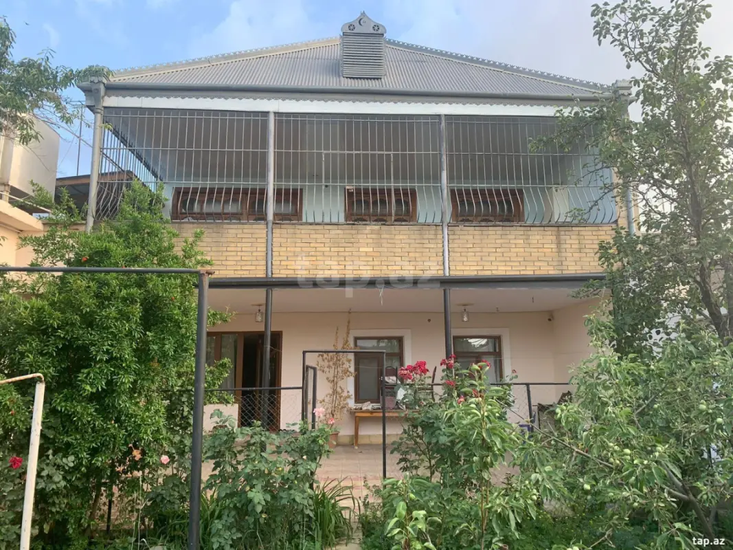 Satılır 4 otaqlı həyət evi 400 m²