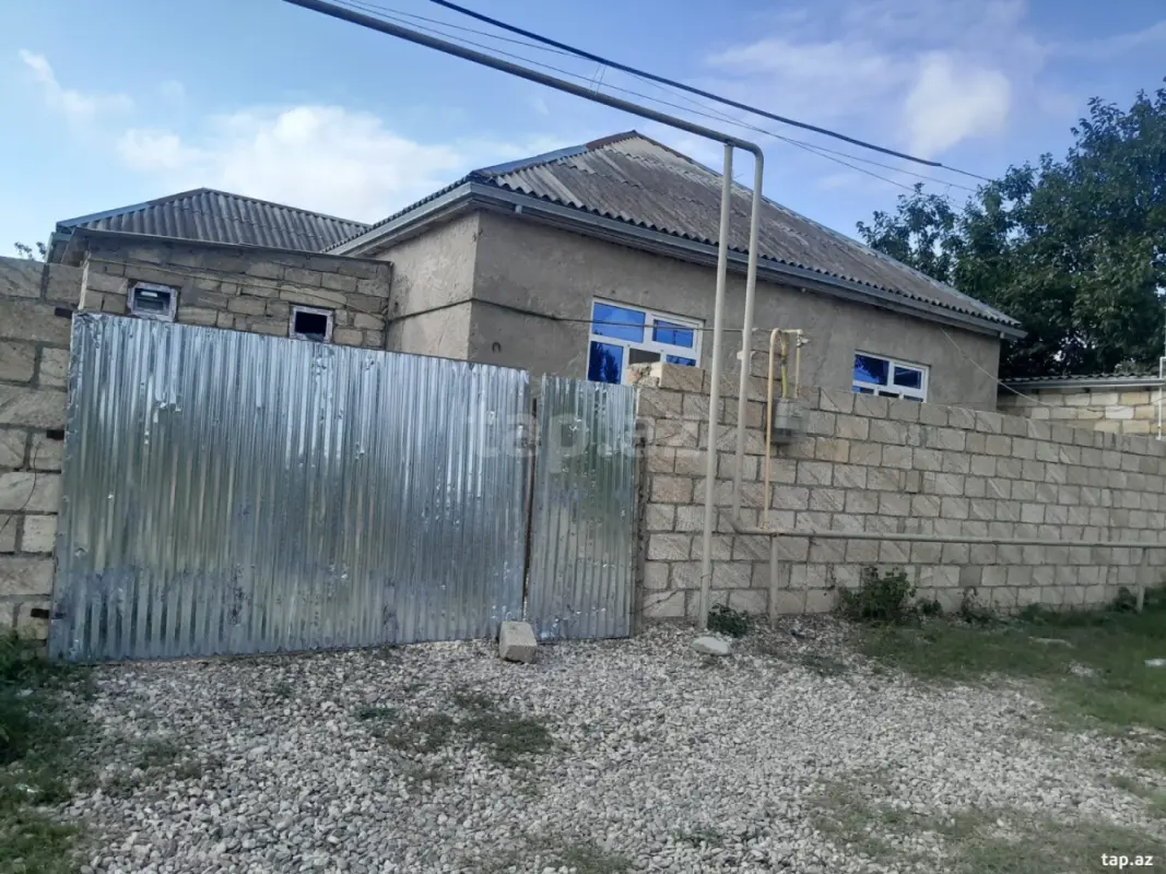 Satılır 4 otaqlı həyət evi 100 m²