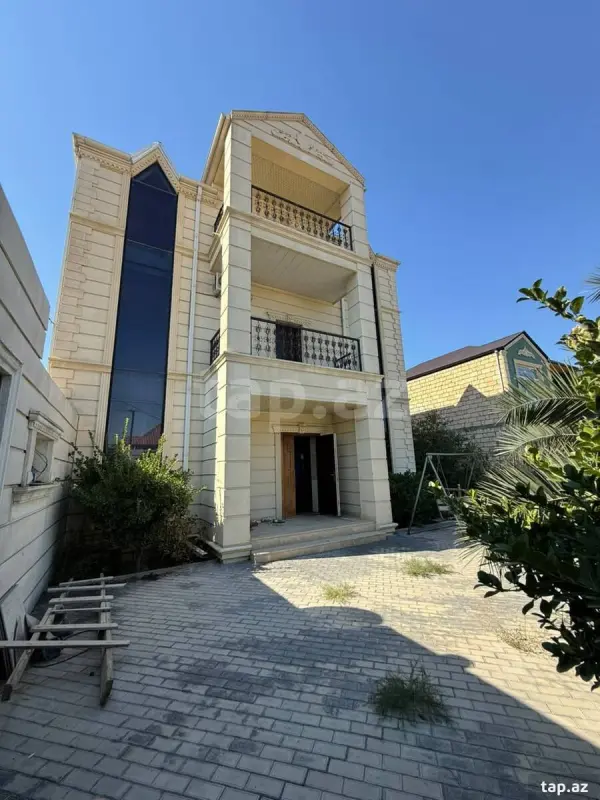Satılır 5 otaqlı həyət evi 250 m²