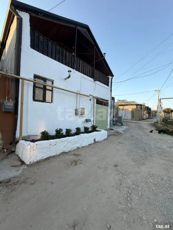 Satılır 5 otaqlı həyət evi 200 m²