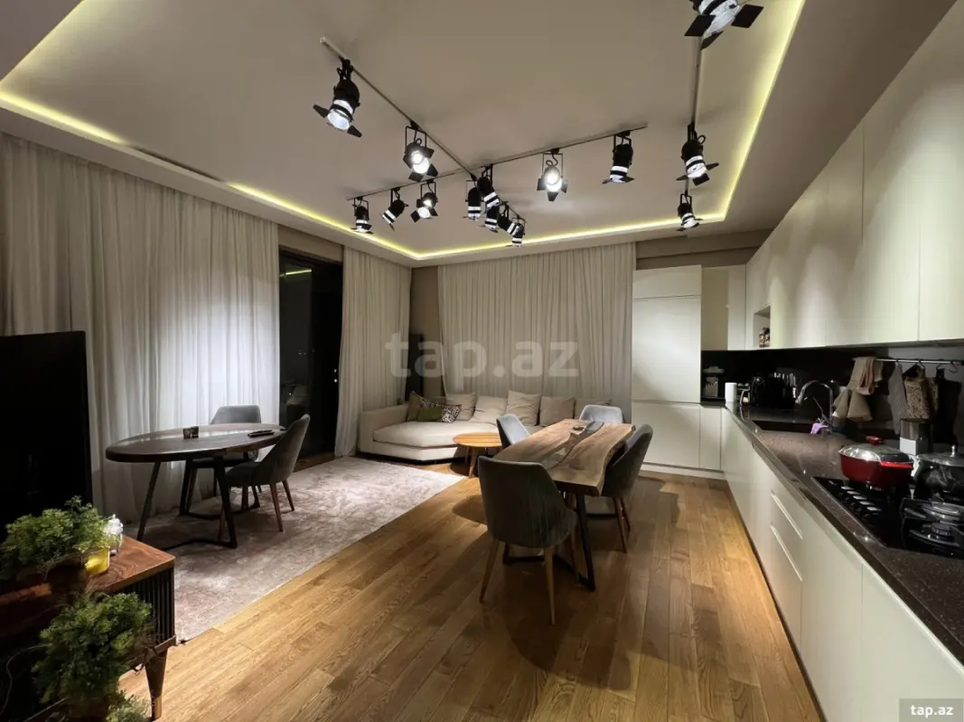 Satılır 4 otaqlı yeni tikili 160 m²