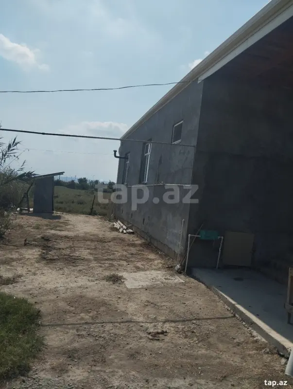 Satılır 3 otaqlı həyət evi 10 m²