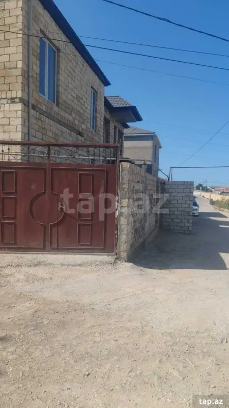 Satılır 5 otaqlı həyət evi 210 m²