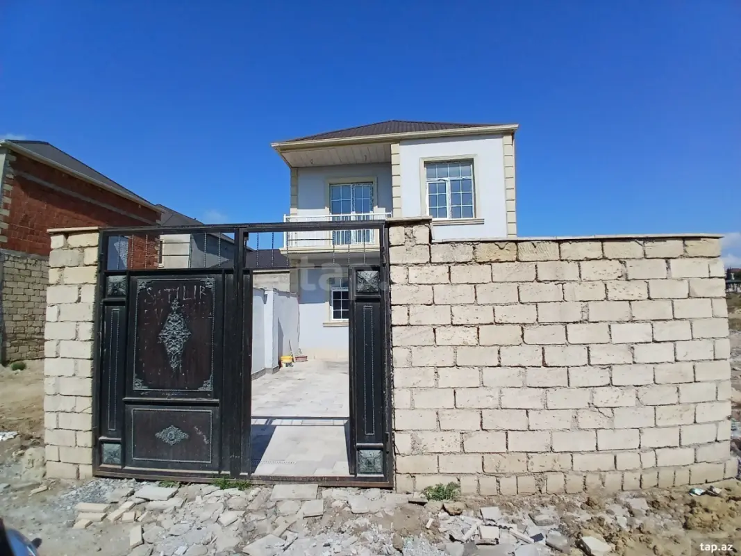 Satılır 4 otaqlı həyət evi 130 m²