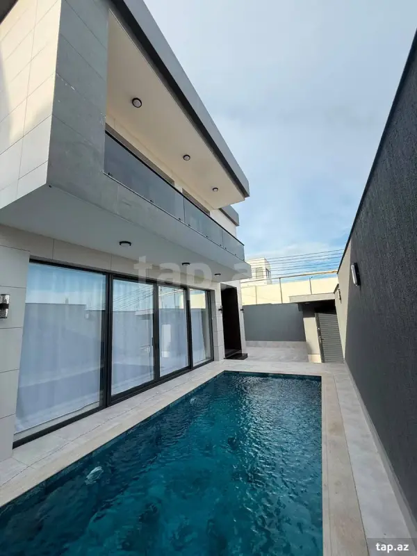 Satılır 5 otaqlı həyət evi 240 m²