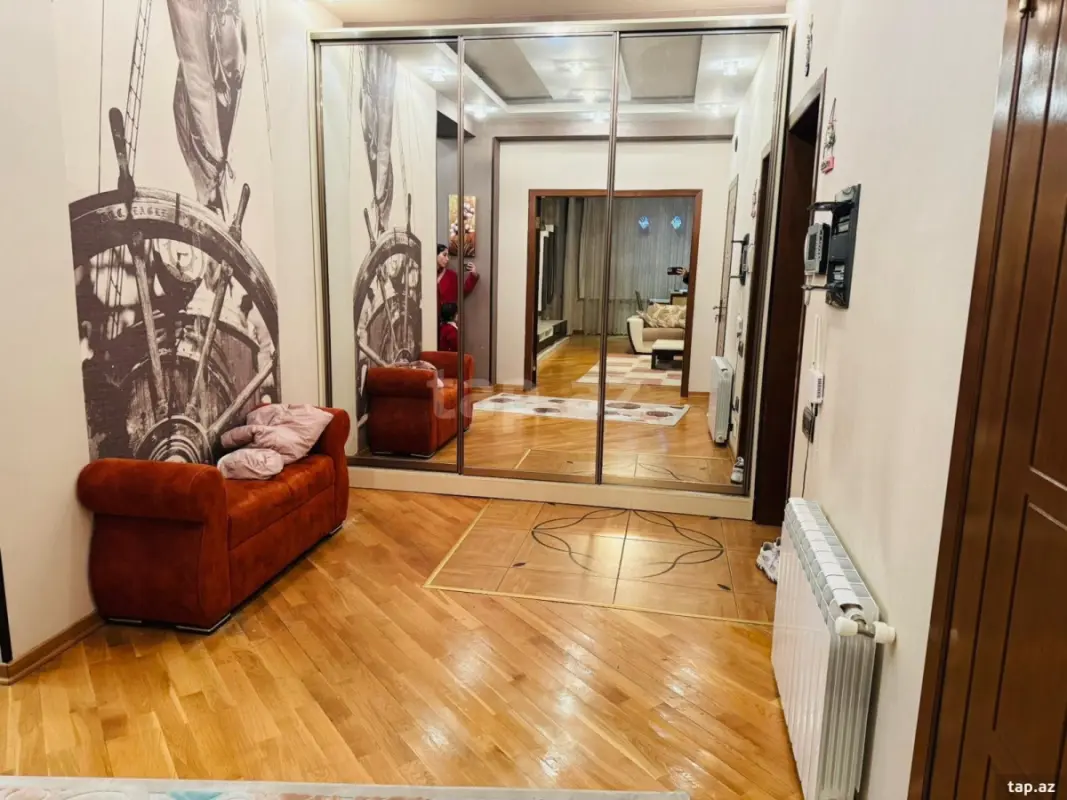 Kirayə verilir 3 otaqlı yeni tikili 135 m²