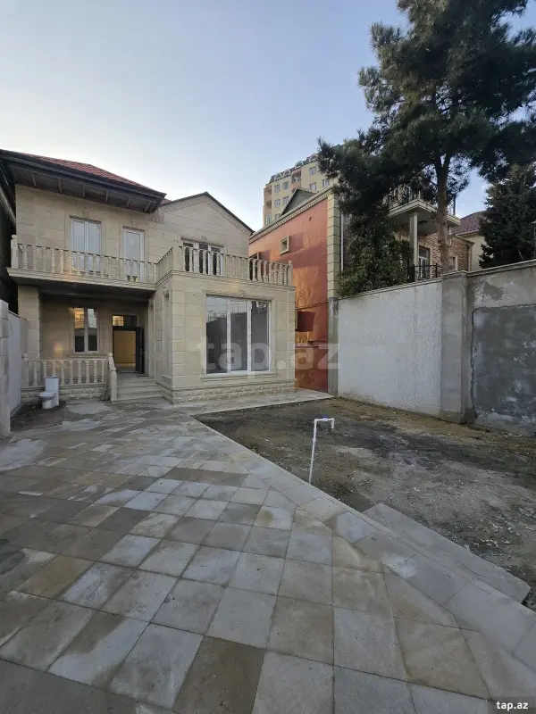 Satılır 5 otaqlı həyət evi 200 m²