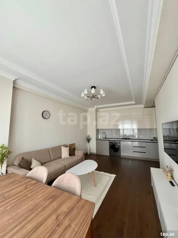 Kirayə verilir 3 otaqlı yeni tikili 75 m²