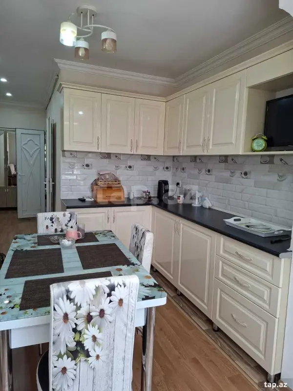 Satılır 3 otaqlı mənzil 100 m²