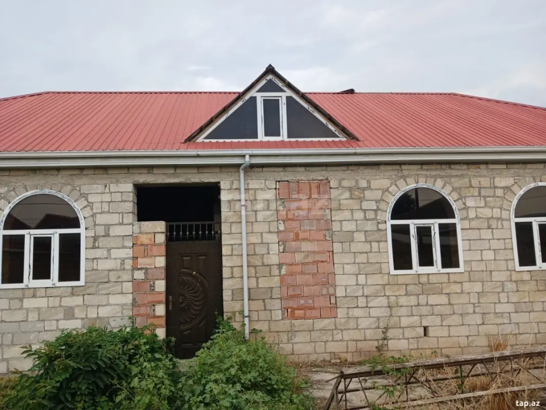 Satılır 4 otaqlı həyət evi 20 m²