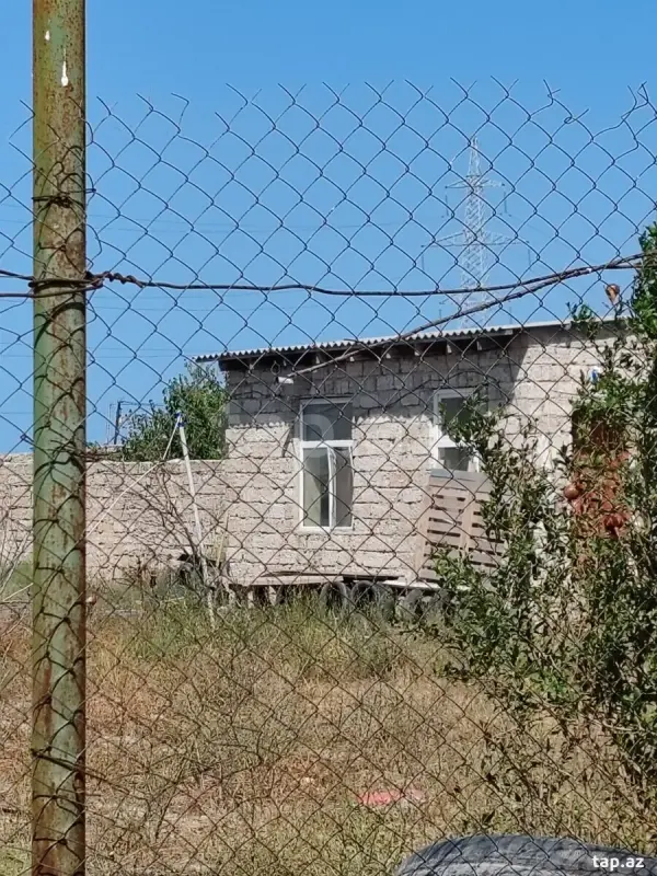 Satılır 2 otaqlı həyət evi 200 m²
