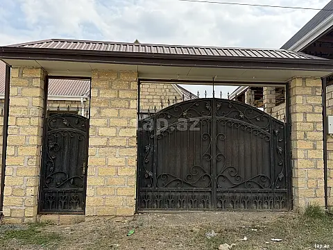 Satılır 4 otaqlı həyət evi 145 m² — Gəncə 4 otaq 145.00 m²