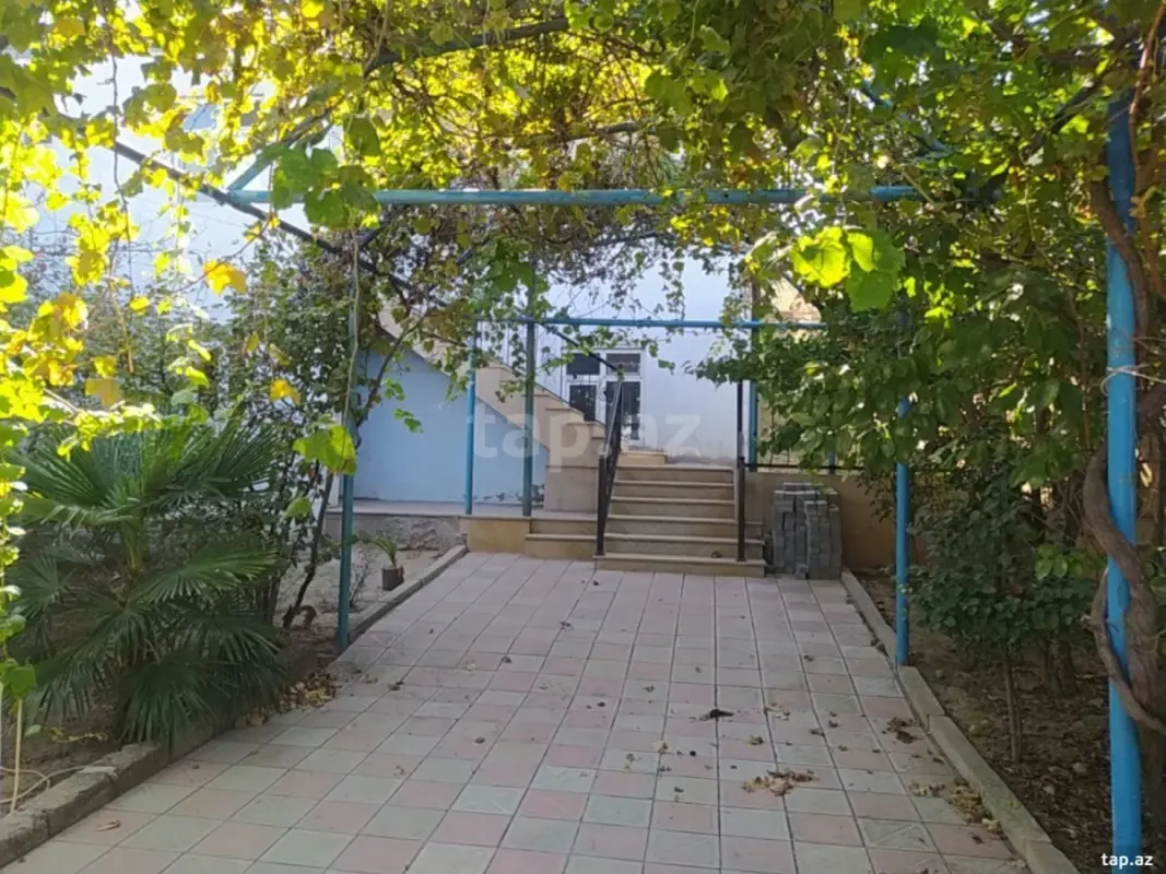 Satılır 4 otaqlı həyət evi 125 m²