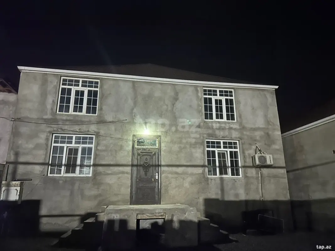 Satılır 4 otaqlı həyət evi 210 m²