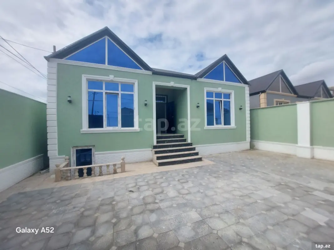 Satılır 4 otaqlı həyət evi 200 m²