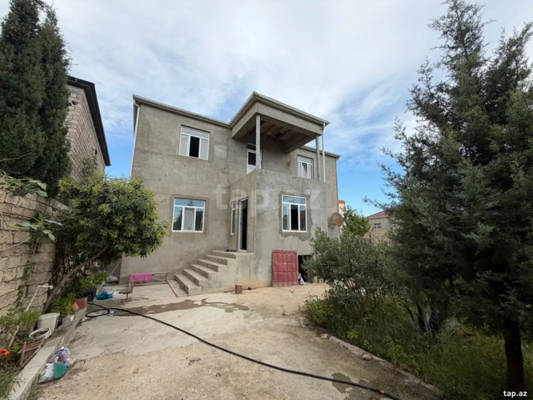 Satılır 7 otaqlı həyət evi 2500 m²