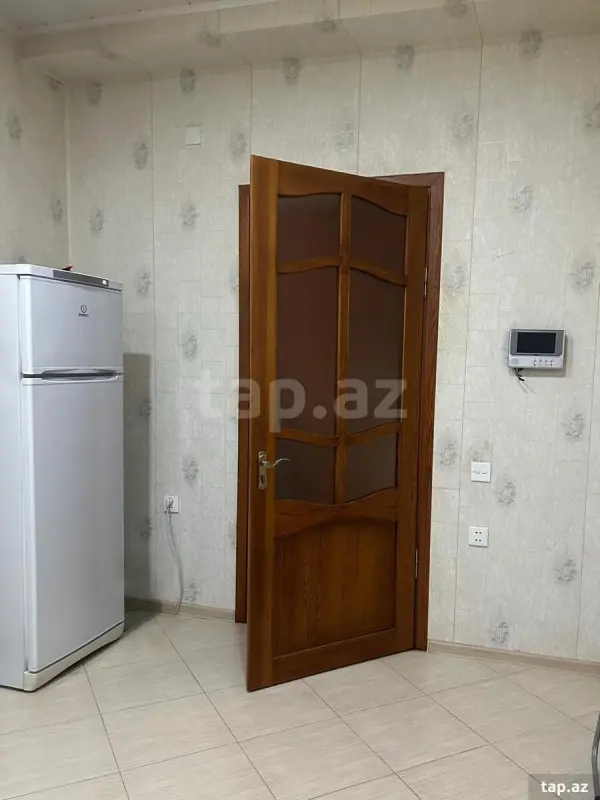 Kirayə verilir 3 otaqlı yeni tikili 110 m²