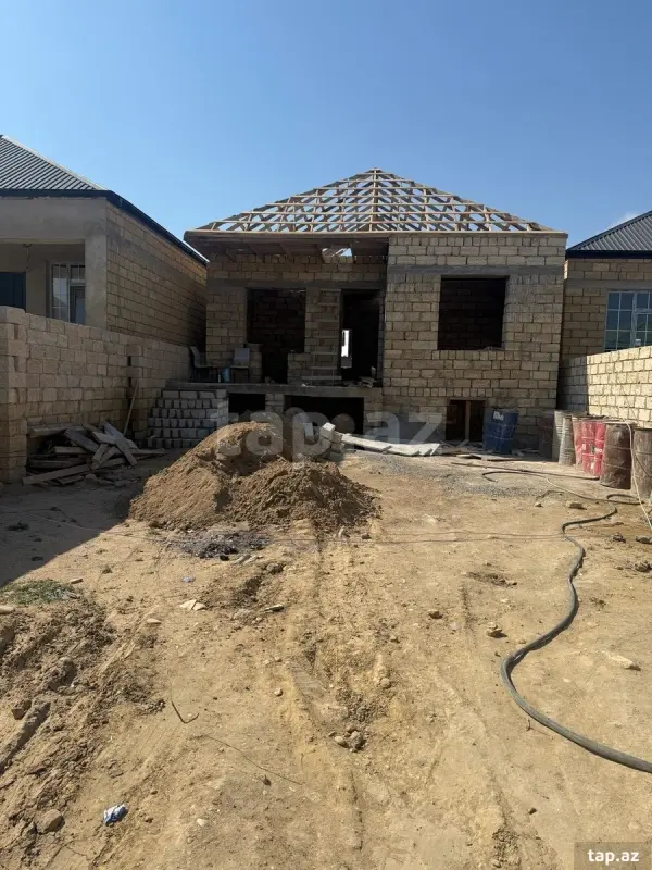 Satılır 3 otaqlı həyət evi 100 m²