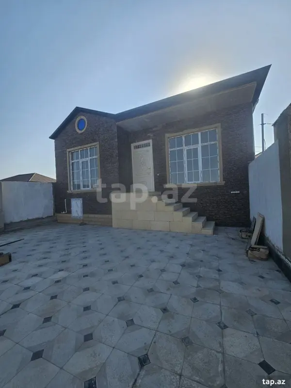 Satılır 3 otaqlı həyət evi 104 m²