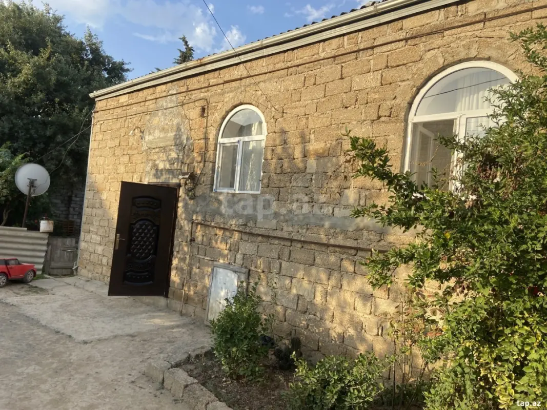 Satılır 3 otaqlı həyət evi 107 m²