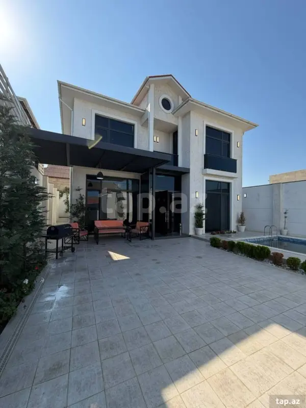 Satılır 5 otaqlı həyət evi 220 m²
