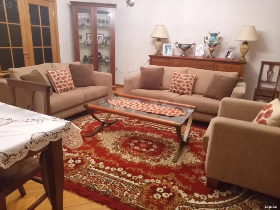 Kirayə verilir 4 otaqlı yeni tikili 105 m²