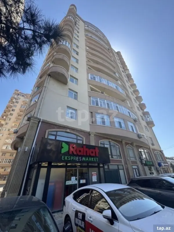 Kirayə verilir 3 otaqlı yeni tikili 150 m²