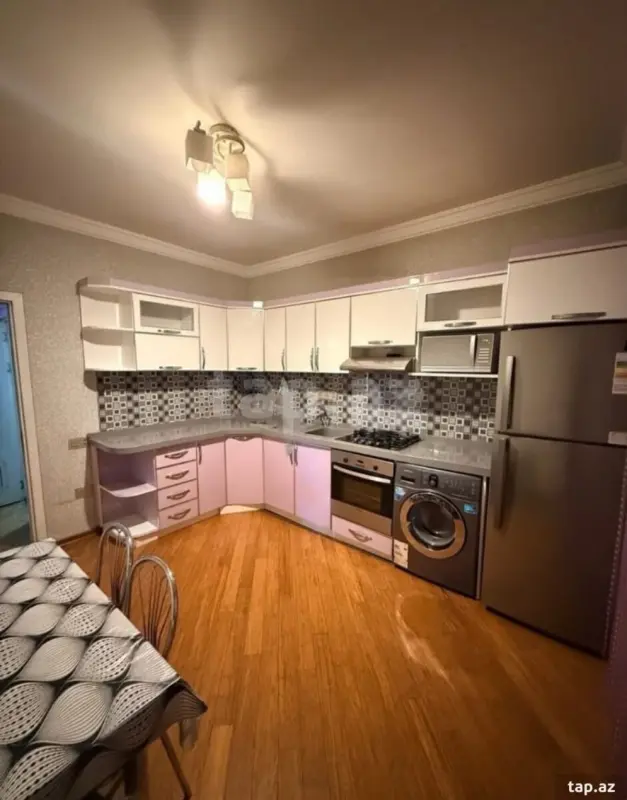Kirayə verilir 2 otaqlı yeni tikili 75 m²