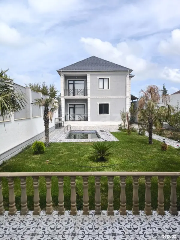 Satılır 5 otaqlı həyət evi 280 m²