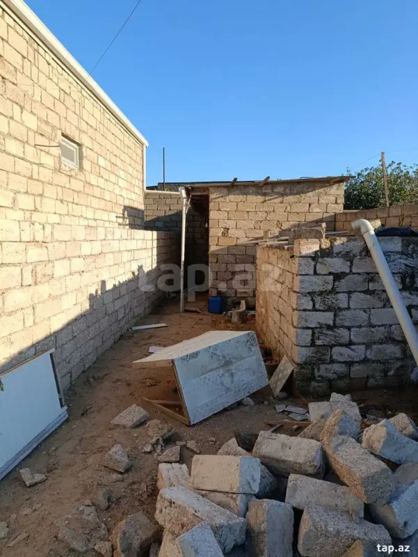 Satılır 1 otaqlı həyət evi 70 m²