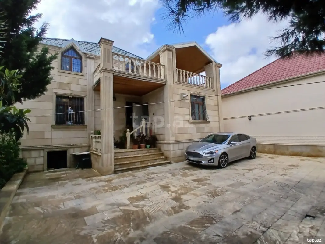 Satılır 7 otaqlı həyət evi 280 m²